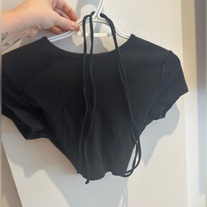 - T shirt crop top with rope for the waist